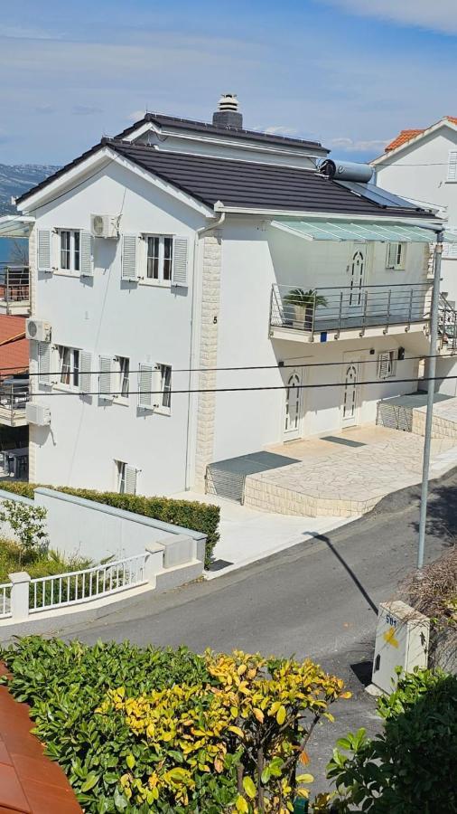 טרוגיר Apartmani Barnjak מראה חיצוני תמונה