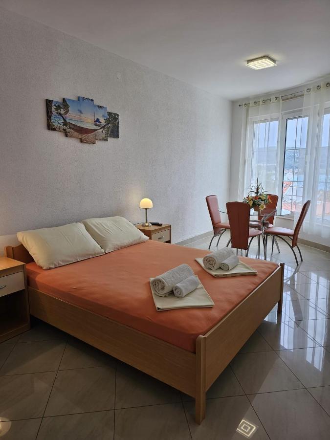 טרוגיר Apartmani Barnjak מראה חיצוני תמונה